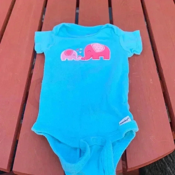 Five for 25  Gerber onesie with pink elephants - Picture 1 of 4